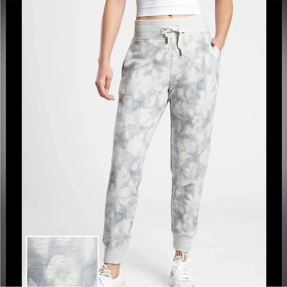 Athleta Pants - Athleta Balance Printed Jogger Tie Dye Gray and White Size Small